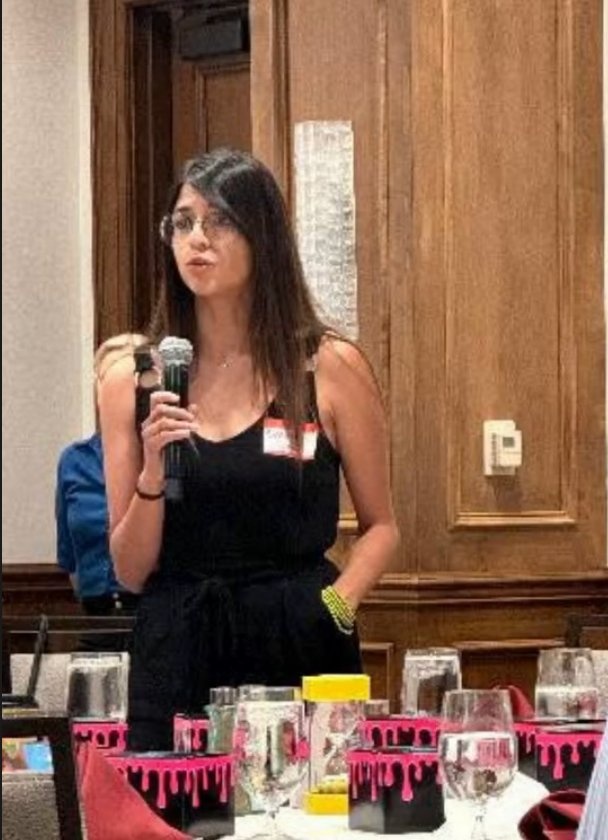 Scarlett Ginger speaking at a networking event
